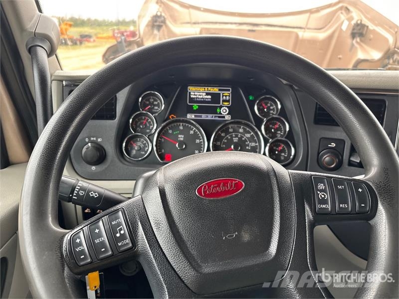 Peterbilt 567 Autotractoare