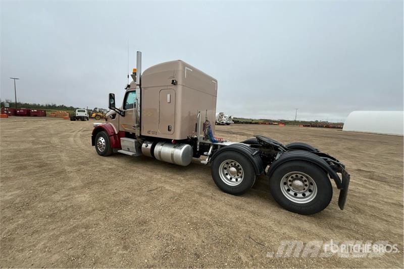 Peterbilt 567 Autotractoare