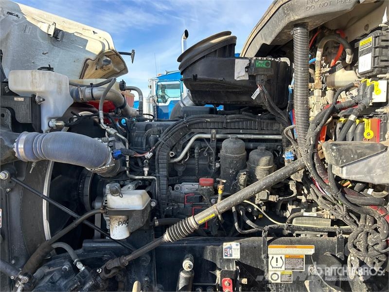 Peterbilt 567 Camiones tractor