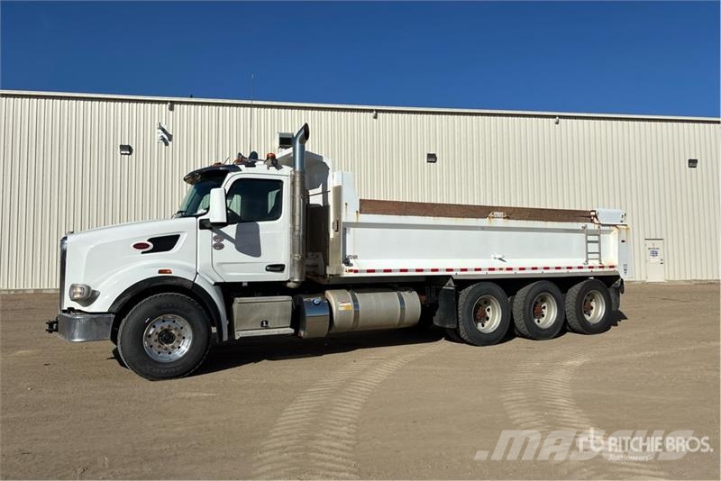 Peterbilt 567 Грузовики-Самосвалы