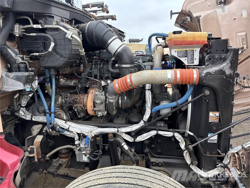 Peterbilt 567 Autotractoare
