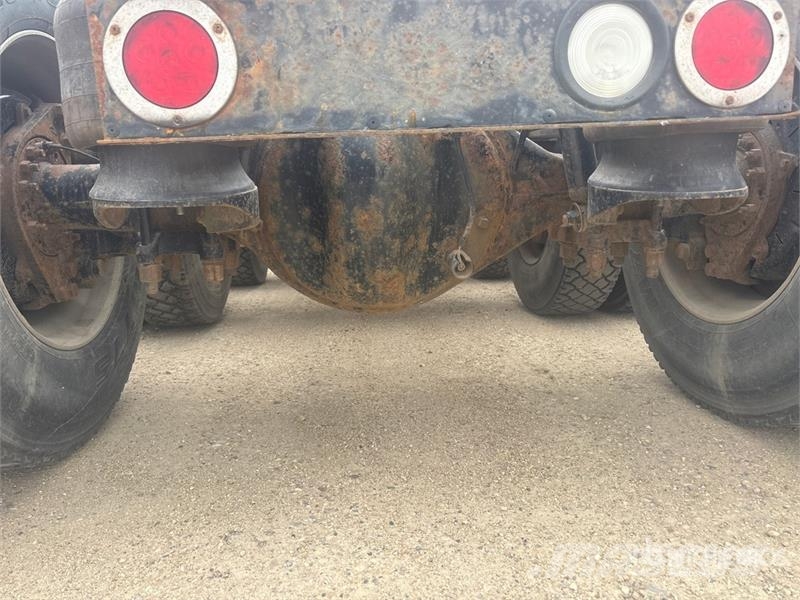 Peterbilt 567 Trekkers