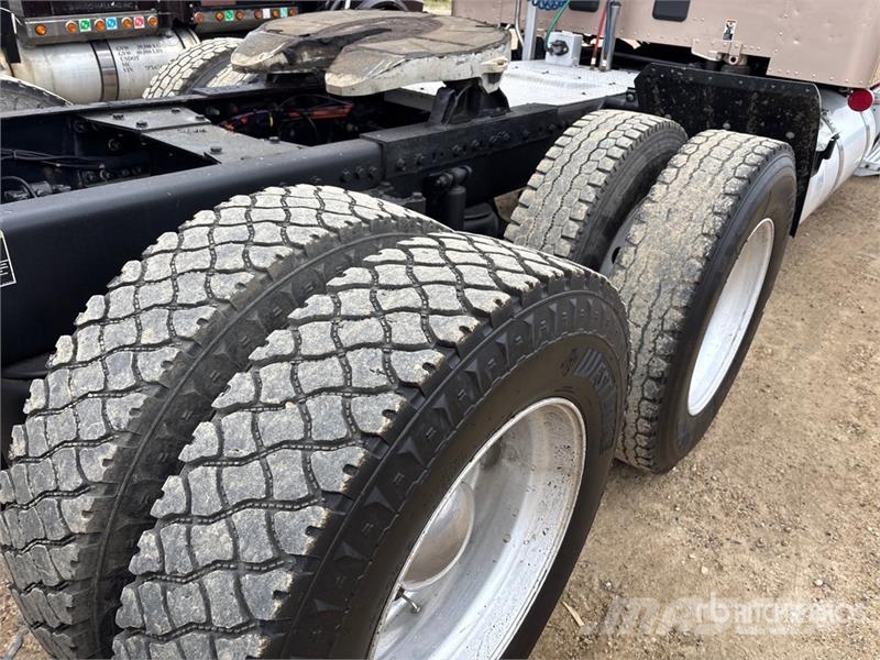 Peterbilt 567 Autotractoare
