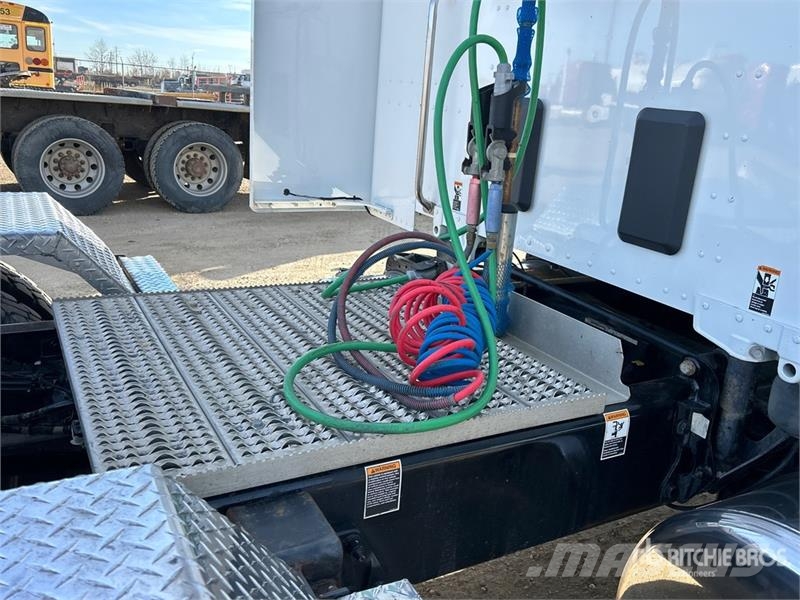 Peterbilt 567 Camiones tractor