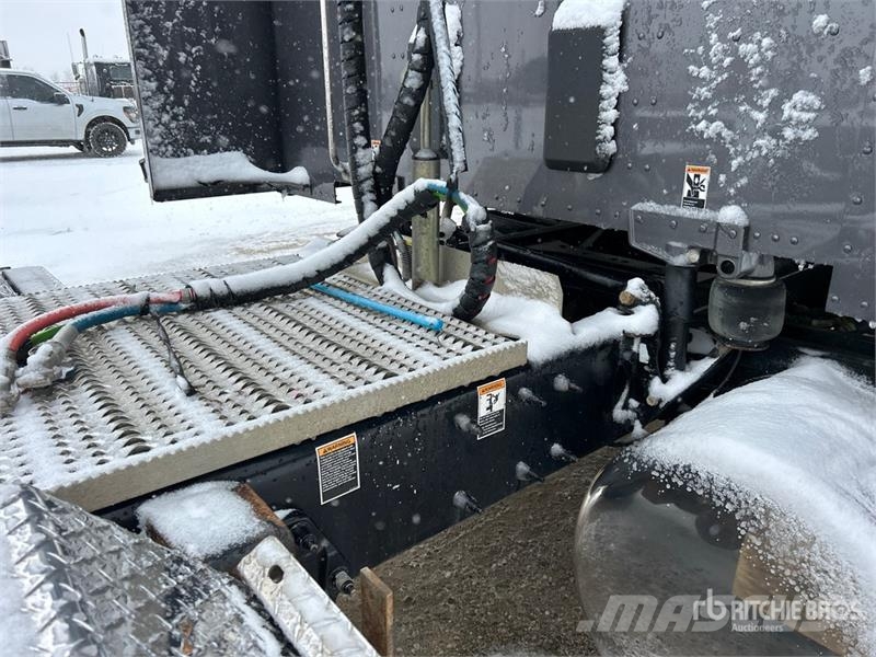 Peterbilt 567 Trekkers