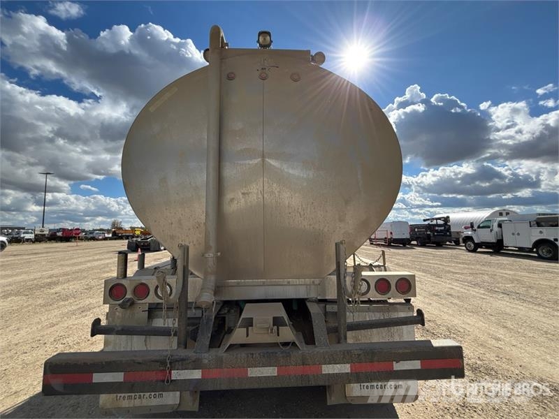 Peterbilt 567 4200 gal 8x6 Sleeper Tanker Truck Tovornjaki cisterne