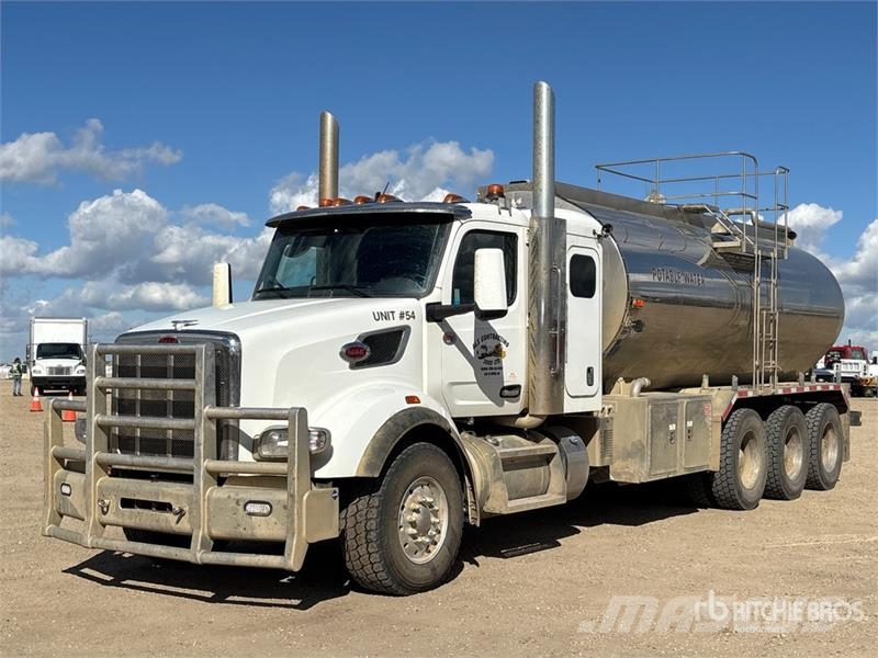 Peterbilt 567 4200 gal 8x6 Sleeper Tanker Truck Tovornjaki cisterne