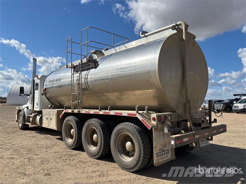 Peterbilt 567 4200 gal 8x6 Sleeper Tanker Truck Tovornjaki cisterne