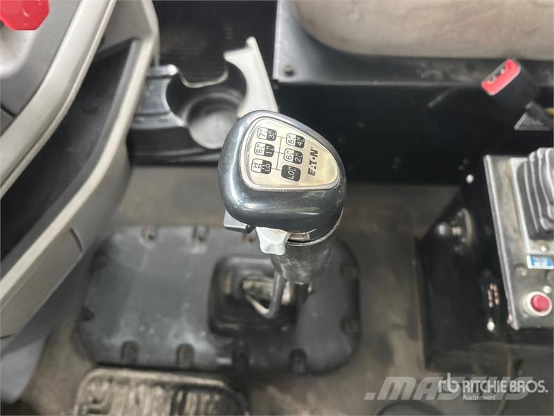 Peterbilt 567 6x4 T/A Dump Truck Camion ribaltabili