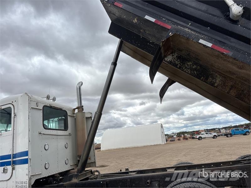 Peterbilt 567 6x4 T/A Dump Truck Tippbil