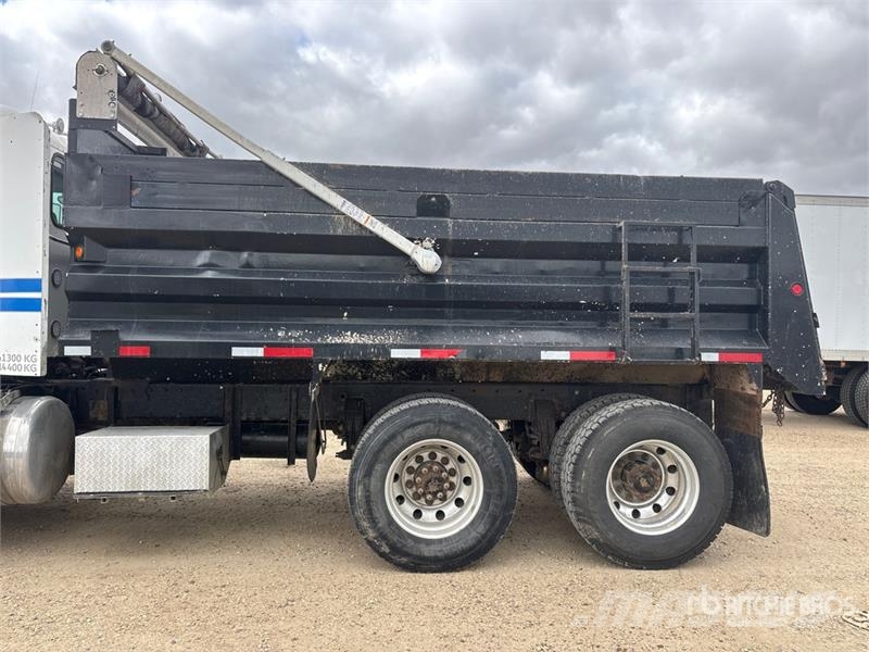 Peterbilt 567 6x4 T/A Dump Truck Tippbil