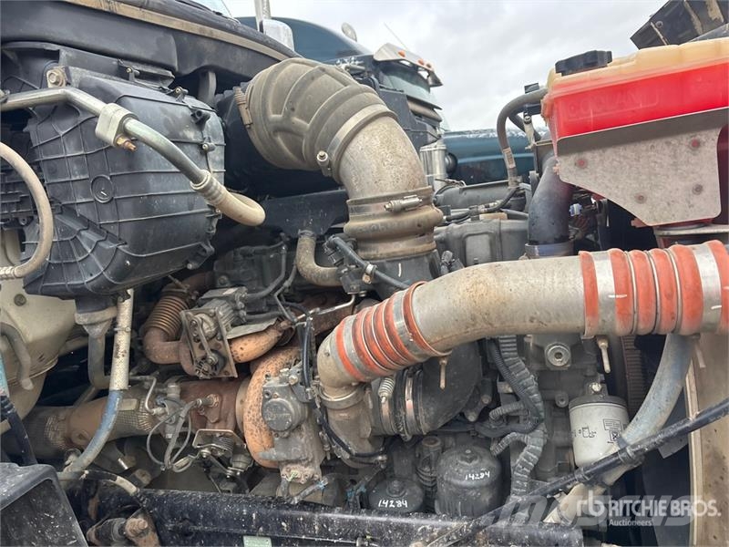 Peterbilt 567 6x4 T/A Dump Truck Camion ribaltabili