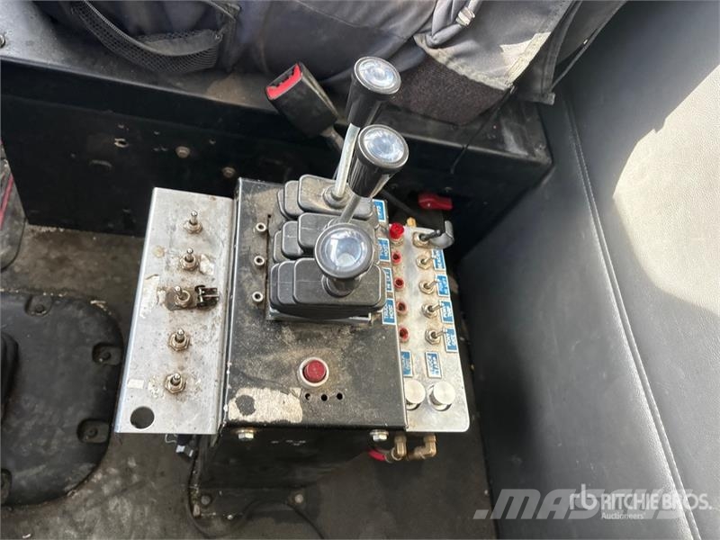 Peterbilt 567 6x4 T/A Dump Truck Bañeras basculantes usadas