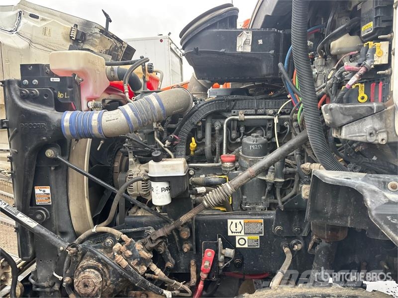 Peterbilt 567 6x4 T/A Dump Truck Camion ribaltabili