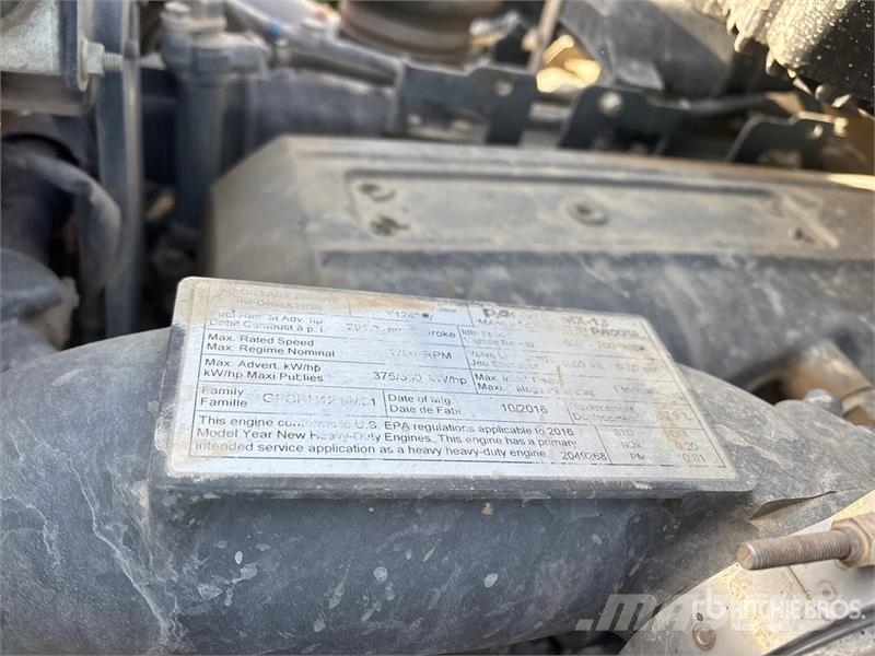 Peterbilt 567 6x4 T/A Dump Truck Bañeras basculantes usadas