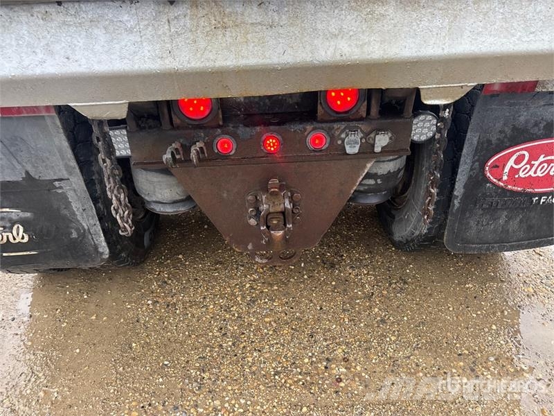 Peterbilt 567 6x4 T/A Dump Truck Camion ribaltabili
