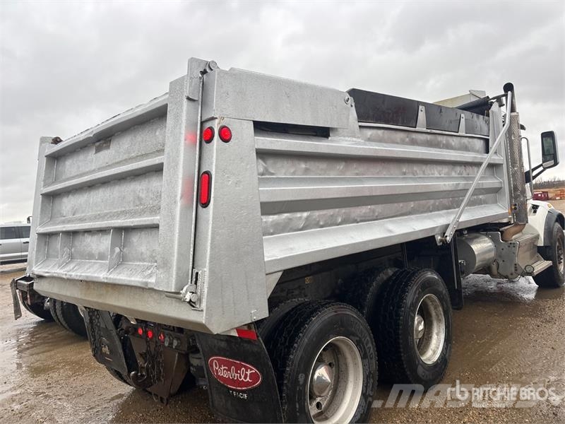 Peterbilt 567 6x4 T/A Dump Truck Camion ribaltabili
