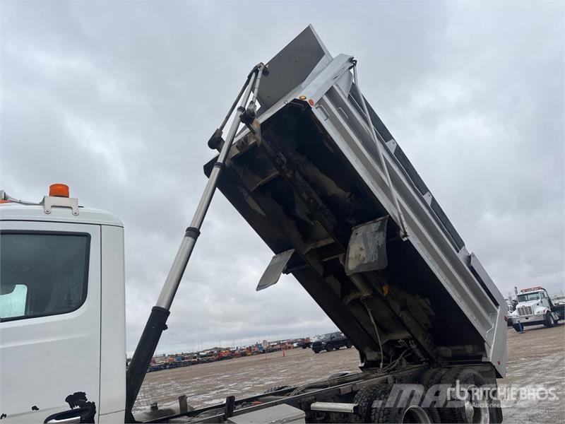 Peterbilt 567 6x4 T/A Dump Truck Camion ribaltabili