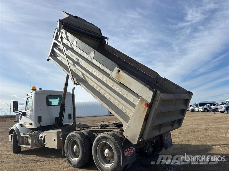 Peterbilt 567 6x4 T/A Dump Truck Bañeras basculantes usadas