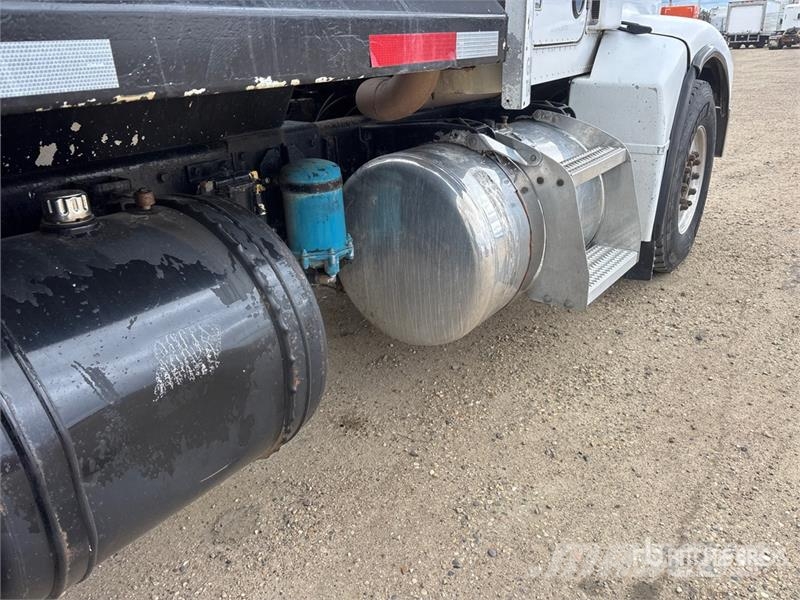 Peterbilt 567 6x4 T/A Dump Truck Tippbil