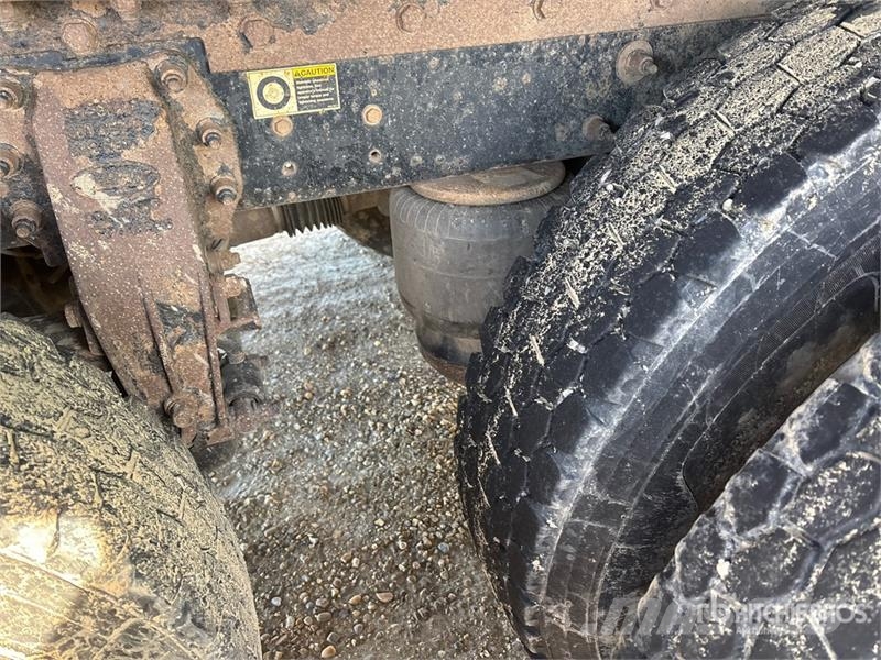 Peterbilt 567 6x4 T/A Dump Truck Bañeras basculantes usadas