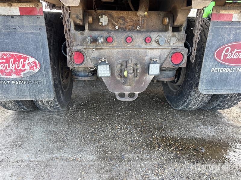 Peterbilt 567 6x4 T/A Dump Truck Bañeras basculantes usadas