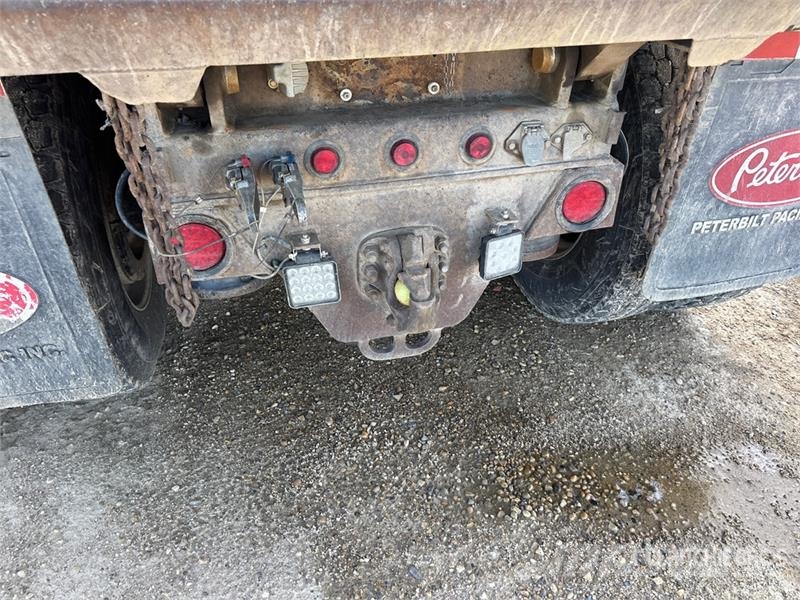 Peterbilt 567 6x4 T/A Dump Truck Bañeras basculantes usadas