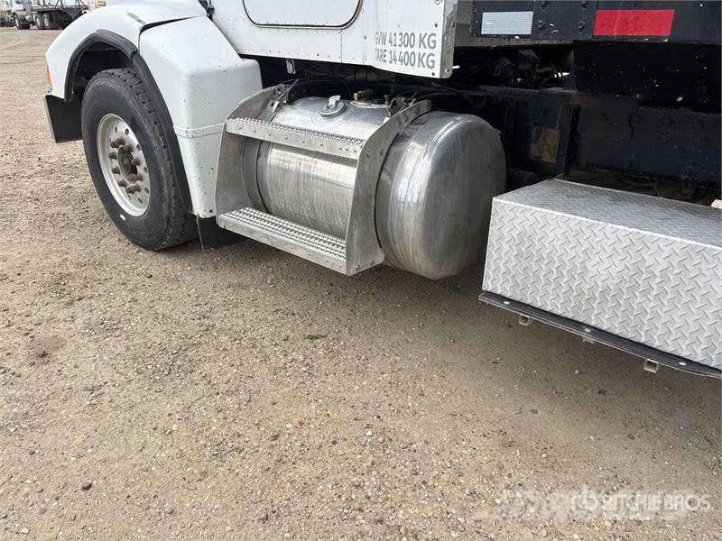 Peterbilt 567 6x4 T/A Dump Truck Tippbil
