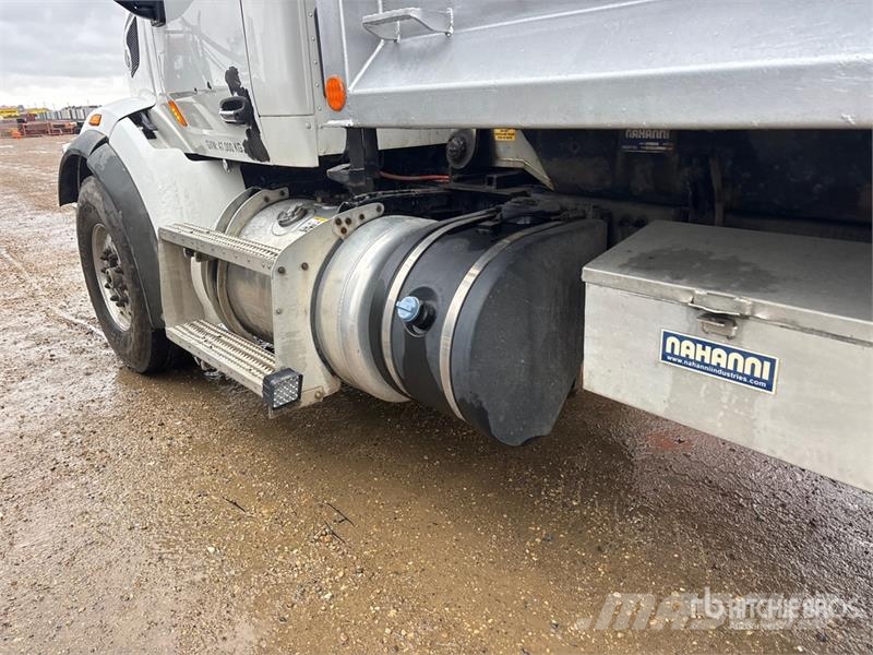 Peterbilt 567 6x4 T/A Dump Truck Camion ribaltabili
