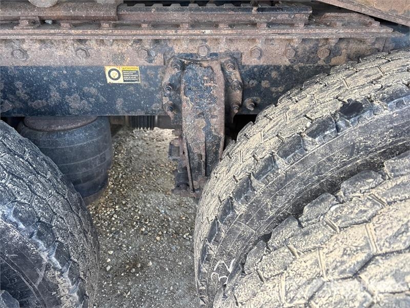 Peterbilt 567 6x4 T/A Dump Truck Bañeras basculantes usadas