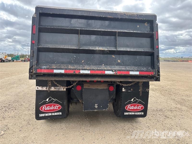 Peterbilt 567 6x4 T/A Dump Truck Tippbil