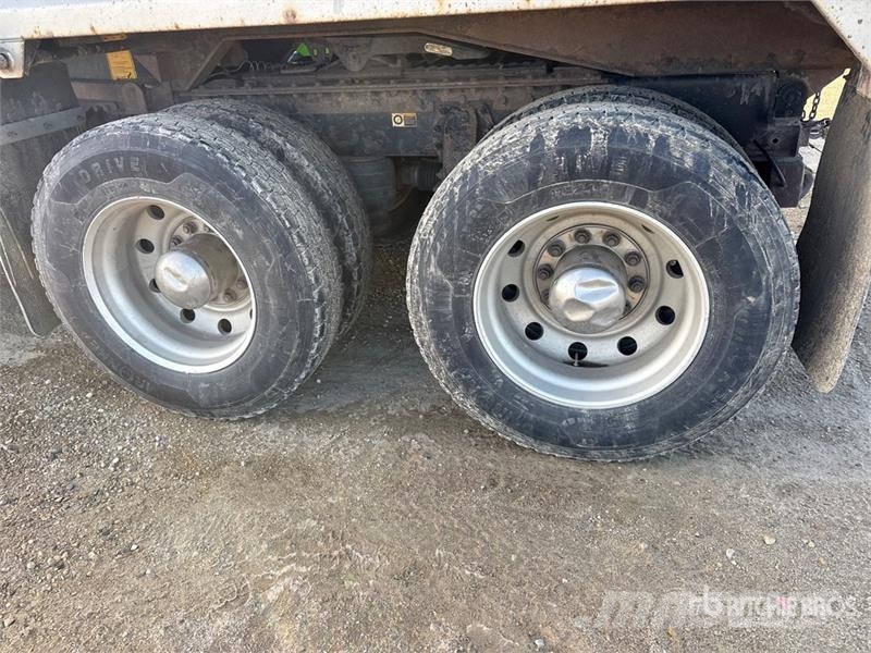 Peterbilt 567 6x4 T/A Dump Truck Bañeras basculantes usadas