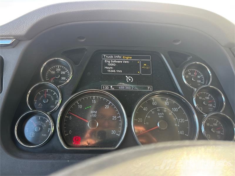 Peterbilt 567 6x4 T/A Dump Truck Bañeras basculantes usadas