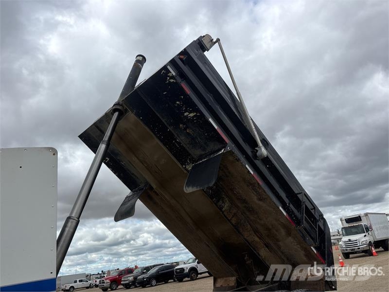 Peterbilt 567 6x4 T/A Dump Truck Tippbil