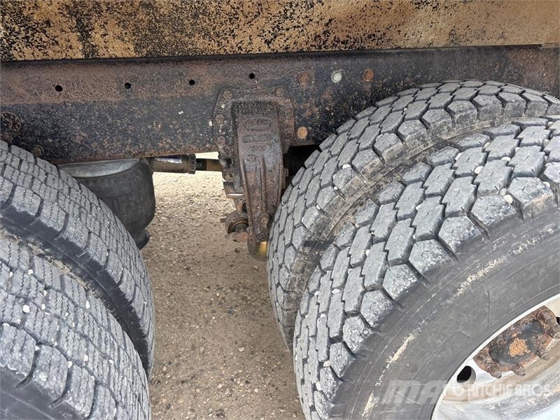 Peterbilt 567 6x4 T/A Dump Truck Tippbil