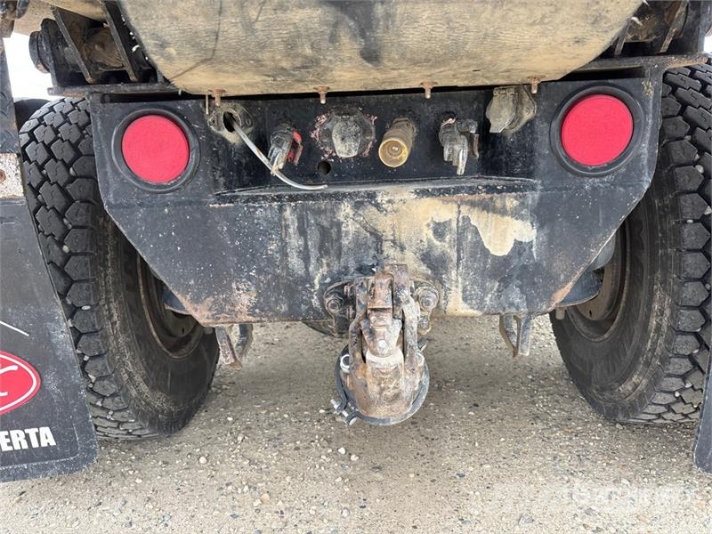 Peterbilt 567 6x4 T/A Dump Truck Tippbil