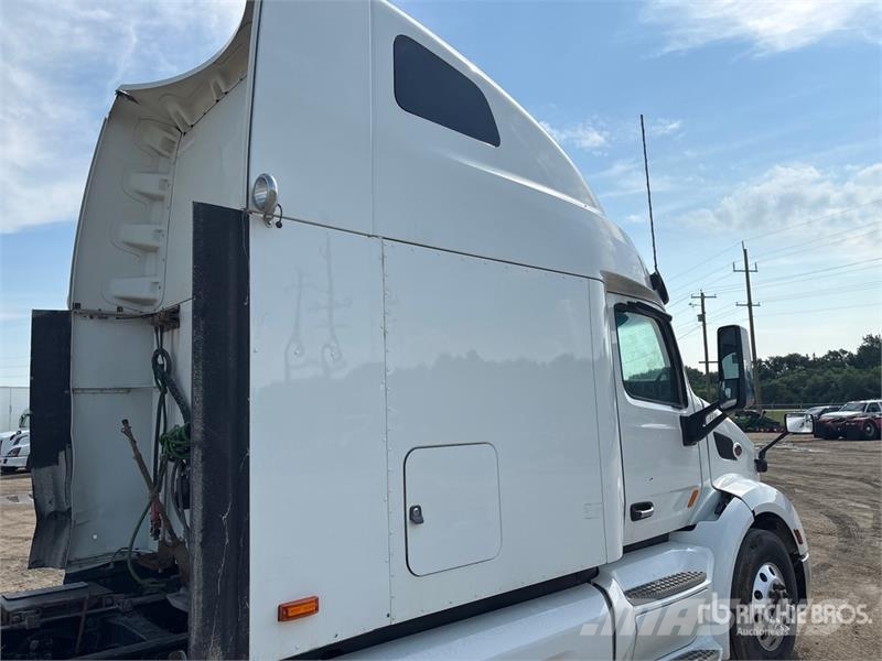 Peterbilt 579 Tractor Units