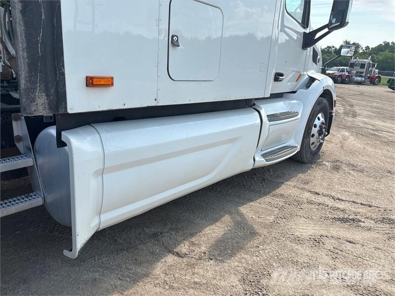 Peterbilt 579 Tractor Units