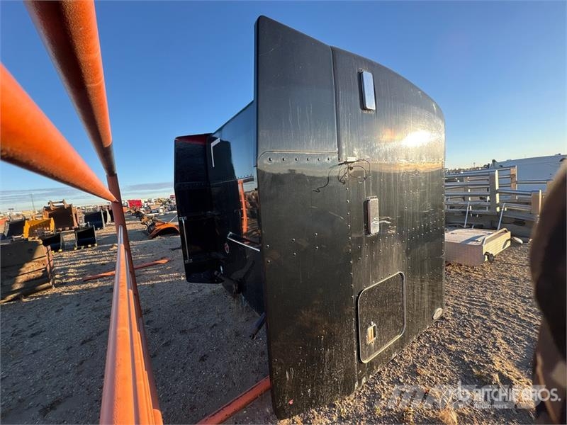 Peterbilt 63 in Bunk - Fits Truck معدات النقل - غير ذلك