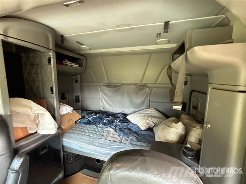 Peterbilt 6x4 T/A Sleeper Truck Tractor 트랙터 유닛