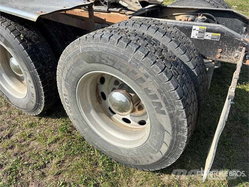 Peterbilt 6x4 T/A Sleeper Truck Tractor 트랙터 유닛