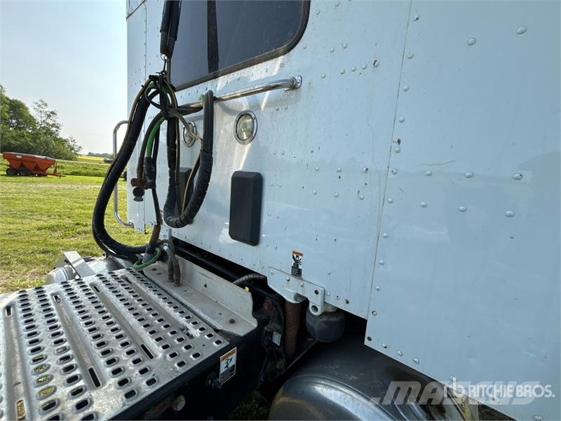 Peterbilt 6x4 T/A Sleeper Truck Tractor 트랙터 유닛