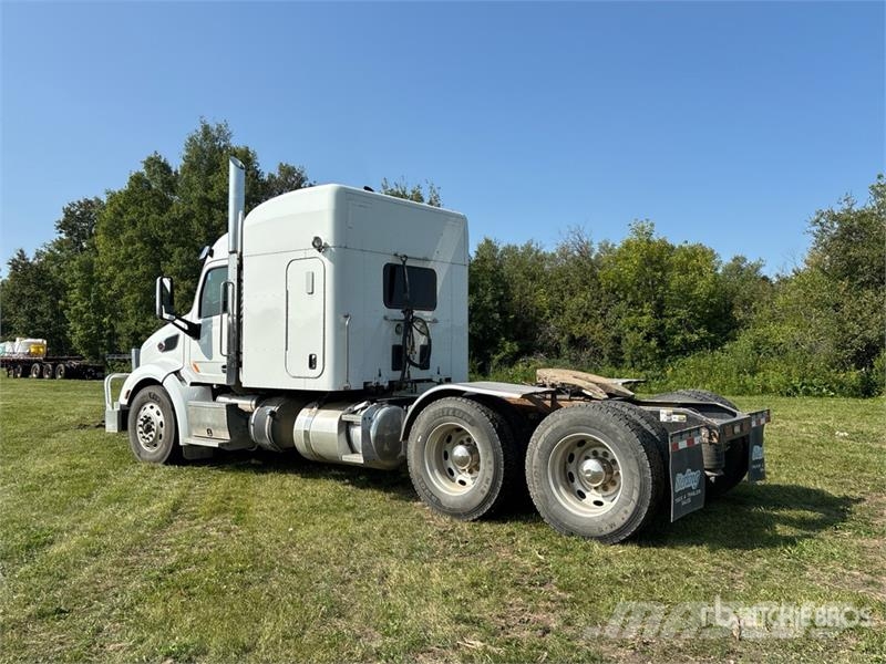 Peterbilt 6x4 T/A Sleeper Truck Tractor 트랙터 유닛