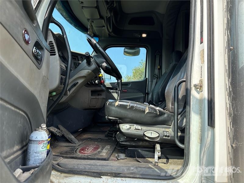 Peterbilt 6x4 T/A Sleeper Truck Tractor 트랙터 유닛