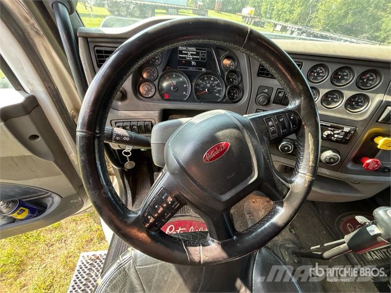 Peterbilt 6x4 T/A Sleeper Truck Tractor 트랙터 유닛