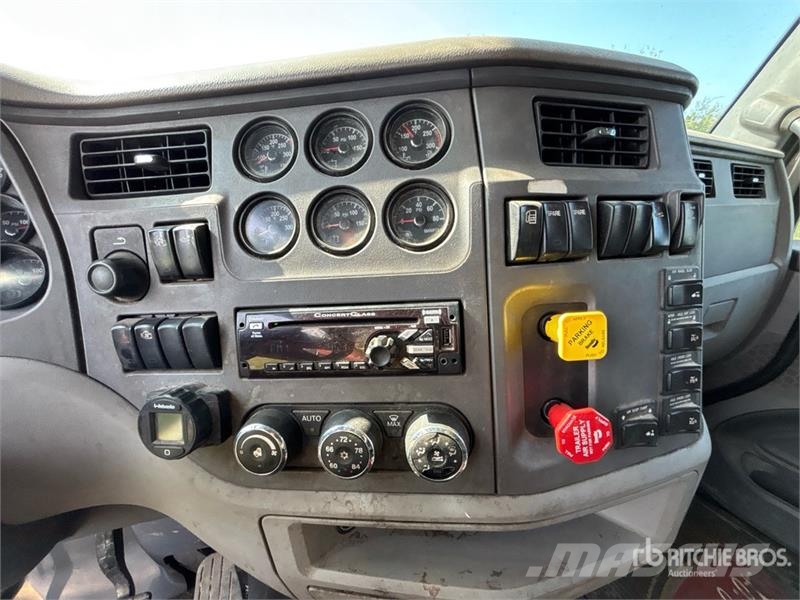 Peterbilt 6x4 T/A Sleeper Truck Tractor 트랙터 유닛