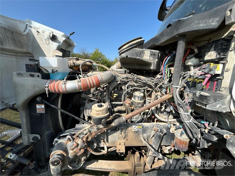 Peterbilt 6x4 T/A Sleeper Truck Tractor 트랙터 유닛