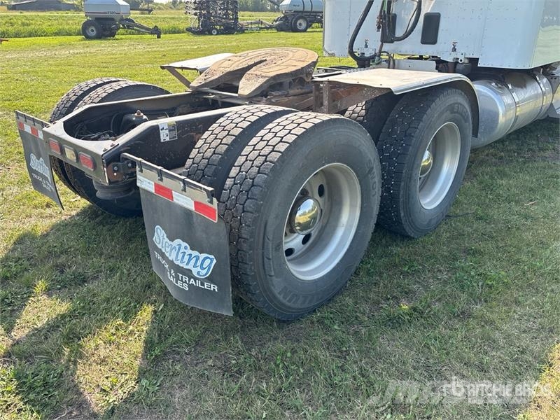 Peterbilt 6x4 T/A Sleeper Truck Tractor 트랙터 유닛