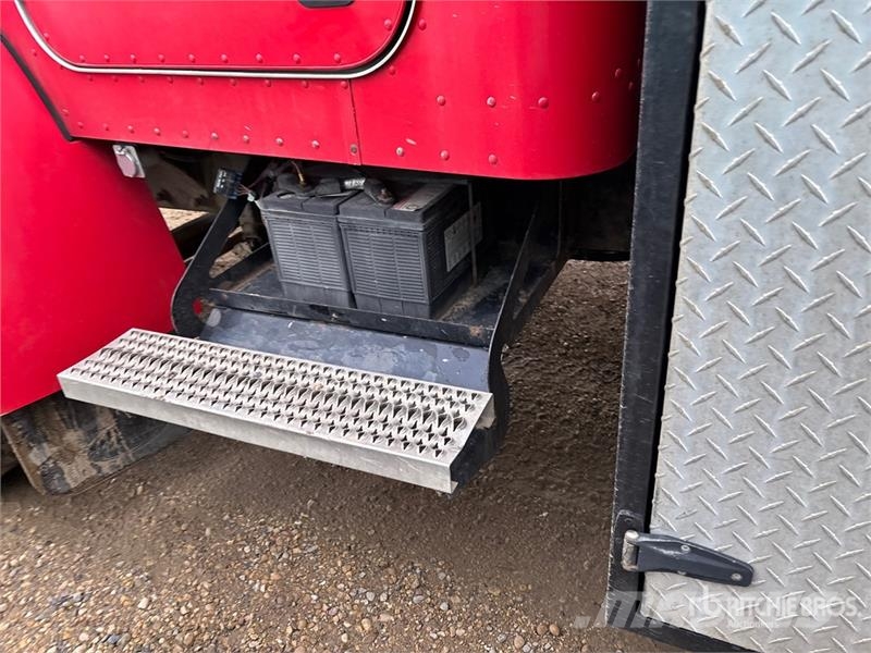 Peterbilt Effer 75 Knuckle Boom on Peterbilt 325 4x2 Boom T Kamioni sa kranom