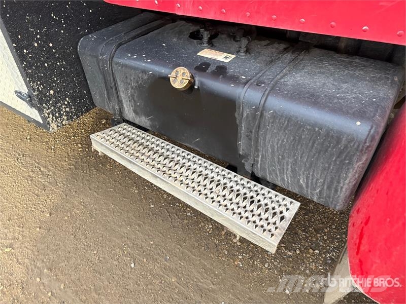 Peterbilt Effer 75 Knuckle Boom on Peterbilt 325 4x2 Boom T Kamioni sa kranom